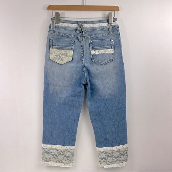 Capri lace trimmed jeans M ,light blue , white lace  trim. - Picture 1 of 7